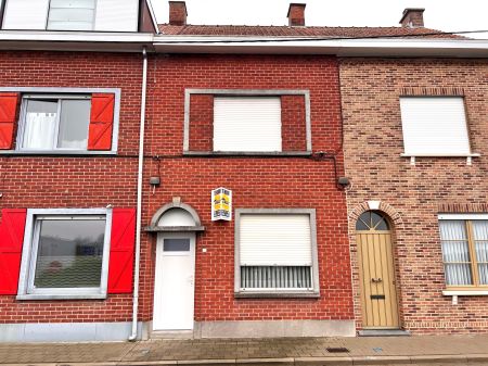 Woning met 2 slaapkamers en koer. - Photo 3