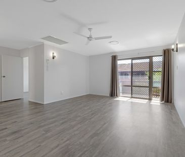 RENOVATED SPACIOUS 2 BEDROOM UNIT IN MACKAY CBD - Photo 3