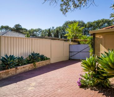 3-Bedroom Home in Ideal Location! - Photo 1