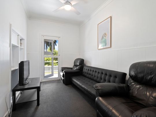 Fully Furnished Room Close to CBD - Photo 1