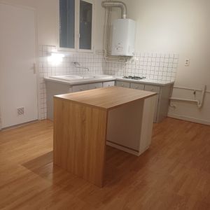 Location Appartement 2 pièces 95m² - Photo 2