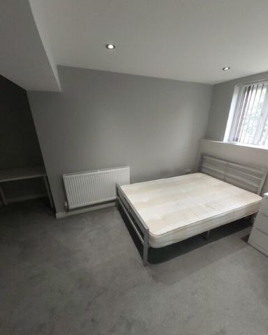 3 Bed - 7 Talbot Avenue, Burley, Leeds - LS4 2PG - Student - Photo 5