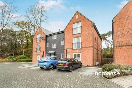 Brunswick Road, Deepcut, Camberley, Surrey, GU16 - Photo 5