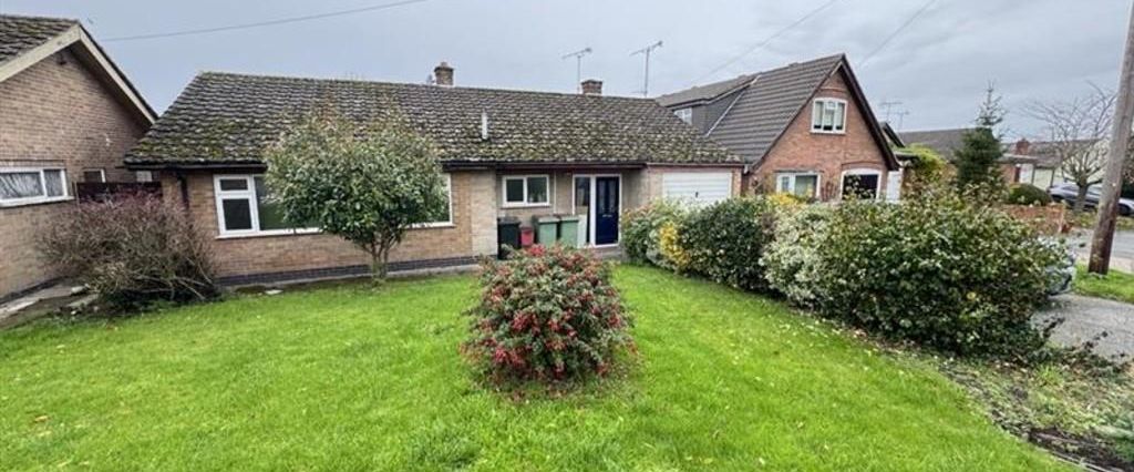 3 bedroom detached bungalow to rent - Photo 1