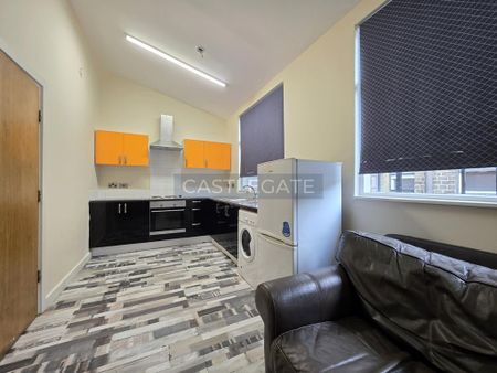 2 bedroom ground floor flat to rent - Photo 5