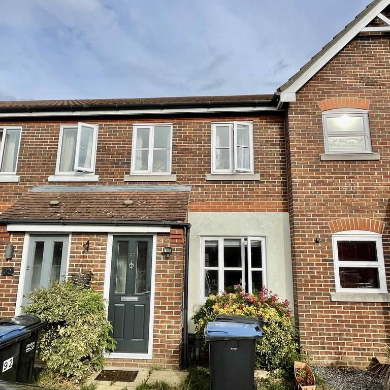 2 bedroom terraced house to rent - Photo 1