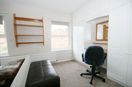 4 bedroom terraced house to rent - Photo 5
