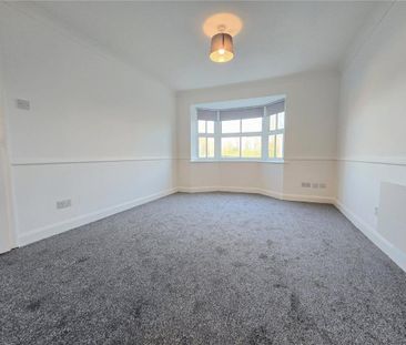 2 bed ground floor flat to rent in Wayletts, Leigh-on-Sea, SS9 - Photo 5