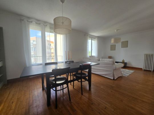 Location Appartement 4 pièces 77m² - Photo 1