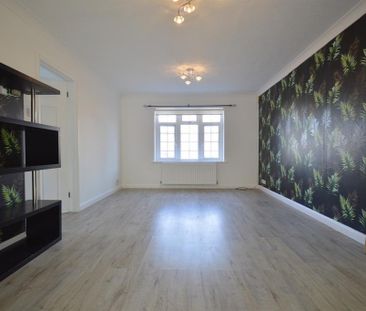 3 bedroom detached house to rent - Photo 4