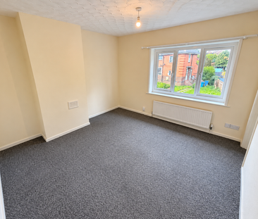 2 bedroom end of terrace house to rent - Photo 1