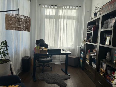 For Lease - 21 Kingsbury Trail, Barrie, Ontario - Photo 2