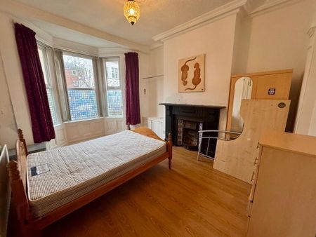 13 Ashley Avenue, Belfast, BT9 7BT - Photo 5