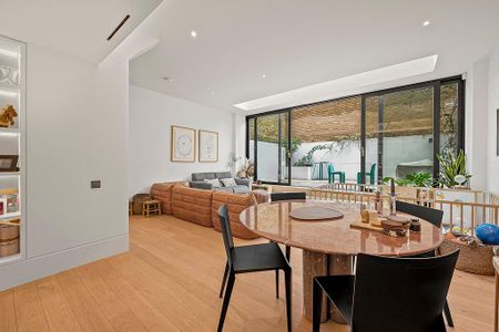 4 bedroom terraced house to rent - Photo 3