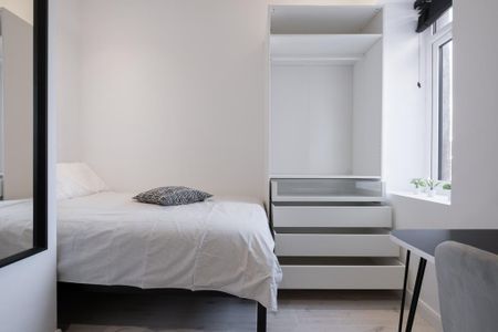 6 bedroom house of multiple occupation to rent - Photo 3