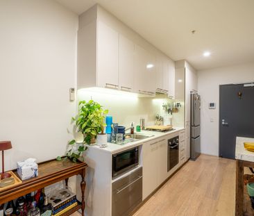 Modern and bright! - Photo 6