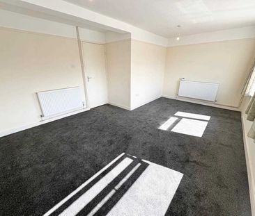 Wolds Drive, Keyworth, Nottingham - Photo 4
