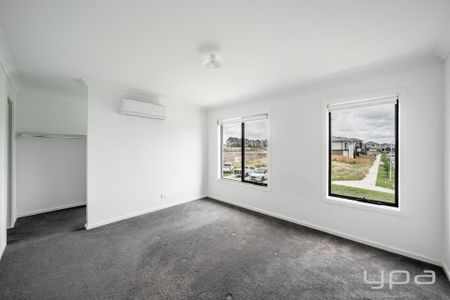 The Perfect Townhouse! - Photo 2