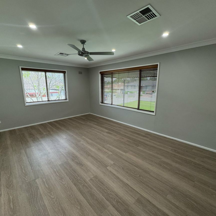 27 Mazepa Avenue, South Penrith NSW - Photo 1