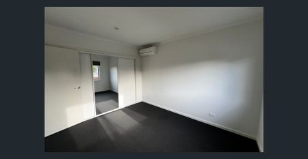 Stylish modern living in a prime lifestyle location - Photo 3