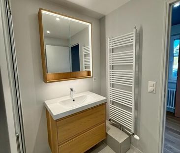 magnificent studio completely renovated on the top floor of a small... - Photo 2