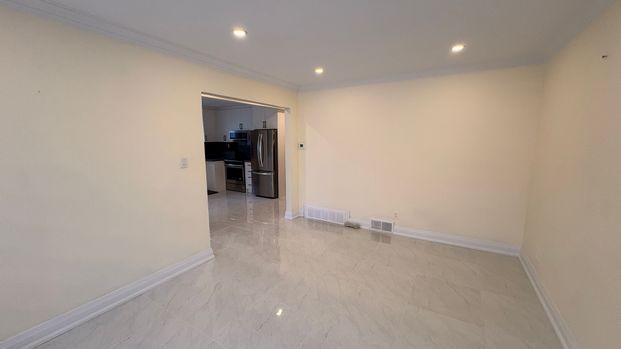 For Lease - 7 Goddard Street Unit# Main, Toronto, Ontario - Photo 1
