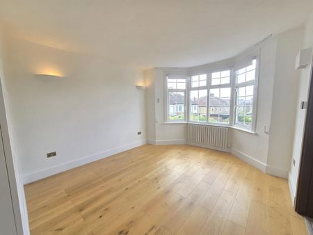 4 bedroom semi-detached house to rent - Photo 4