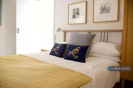 1 bedroom in a house share to rent - Photo 3