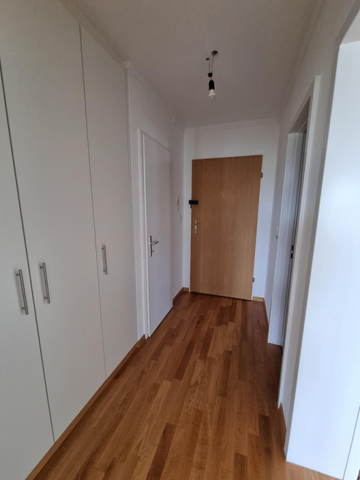 Schöne 2.5 Zimmer Single-Wohnung im 9.OG in Spreitenbach zu vermieten - Photo 3