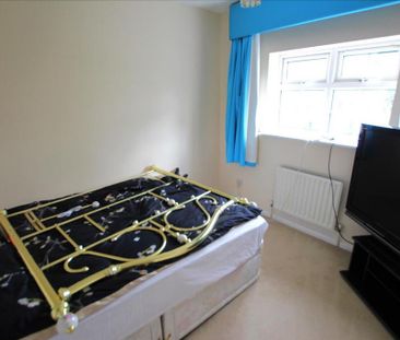 5 bedroom detached house to rent - Photo 4