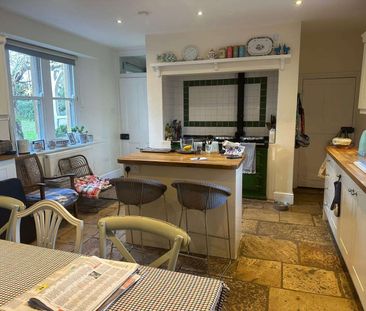 An Attractive Traditional stone Grade II listed Farmhouse set in en... - Photo 5