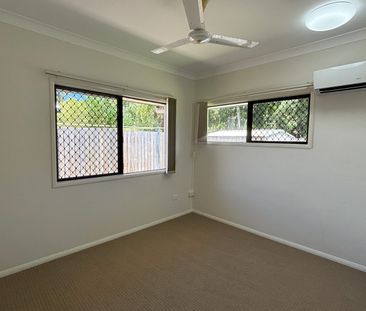 LOVELY 3 BEDROOM 2 BATHROOM HOME IN DOUGLAS - Photo 3