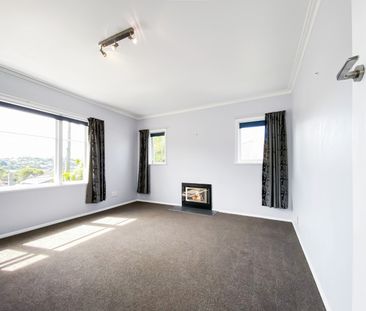 Welcome home to 5 Tarawera Road. - Photo 2