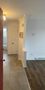 3 ET DEMI DISPONIBLE LE 1ER OCTOBRE 2025 - Photo 3