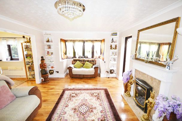 Beech Lane, Reading - Photo 1