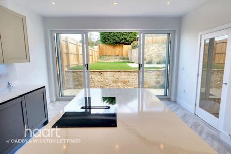 3 bedroom townhouse to rent - Photo 5