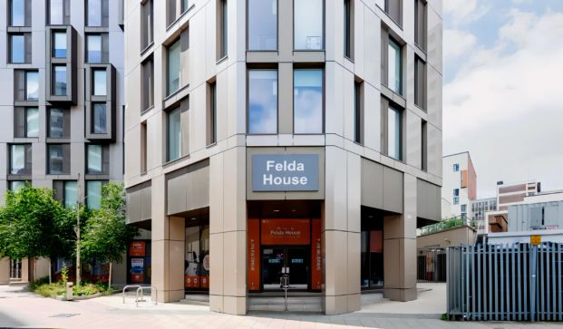 Bronze Studio - Photo 1