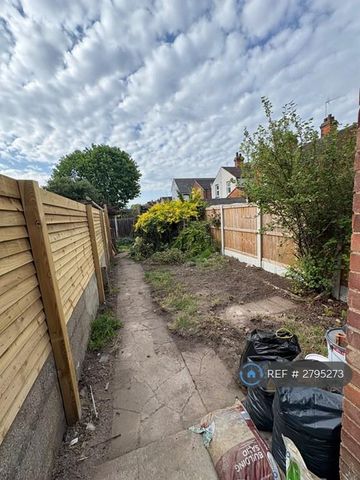 3 bedroom terraced house to rent - Photo 2