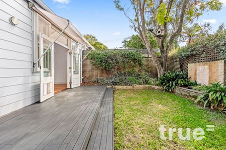 RECENTLY RENOVATED AND CONVENIENTLY LOCATED FAMILY HOME - Photo 2