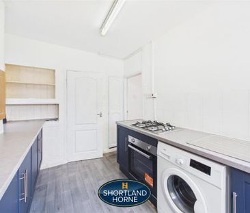 3 bedroom semi-detached house to rent - Photo 4