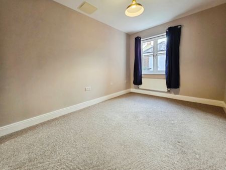 2 bedroom Flat To Let - Photo 3