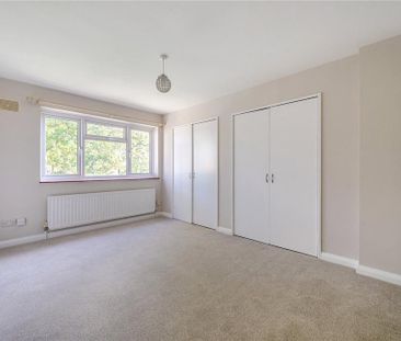 4 bedroom detached house to rent - Photo 2