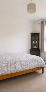 3 bedroom flat to rent - Photo 3