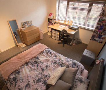 4 bedroom detached house to rent - Photo 4