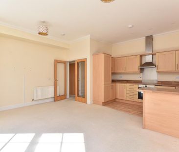 3 bedroom flat to rent - Photo 6