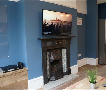 7 Bed Terraced House, Borrowdale Road, L15 - Photo 2