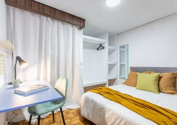 Calle del Pez Austral, Madrid, Community of Madrid 28007