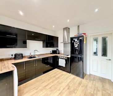 3 bedroom terraced house to rent - Photo 3