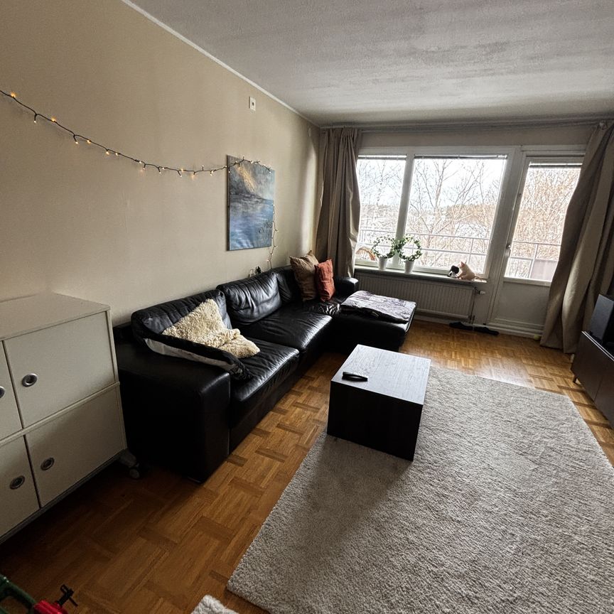 Lomvägen, Sollentuna - Photo 1