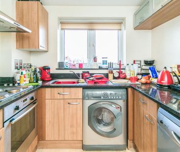 2 bedroom flat to rent - Photo 3